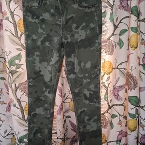 Old Navy Green Camouflage Women Skinny Jeans